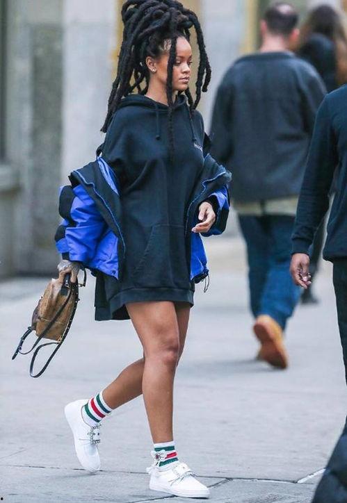 明星大头鞋穿搭,潮流与舒适的完美融合