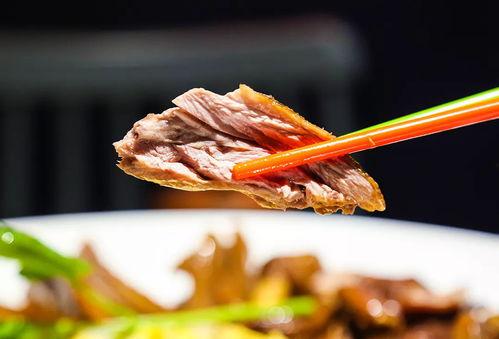 网红王胖吃鹅,趣味横生美食之旅