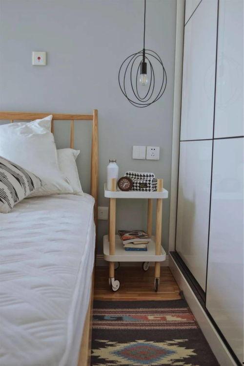 小床头柜网红款图片,简约时尚，打造温馨睡眠空间