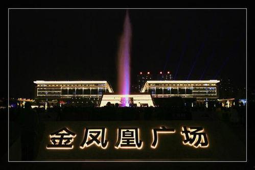 凤凰广场小网红是谁,网络红人的崛起之路